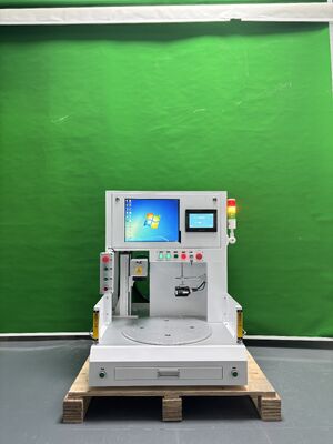 좋은 가격 0.01mm 정밀도 및 1064nm 파장을 갖춘 효율적인 코딩을 위한 완전 자동 4스테이션 파이버 레이저 마킹기 온라인으로