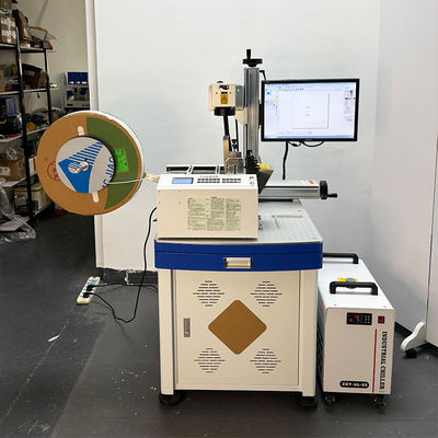 Buon prezzo Marcatrice laser a fibra con design antipolvere IP54, durata di 100.000 ore e potenza regolabile 50W-100W per marcatura continua in linea